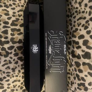 Kat Von D Shade and Light Brush